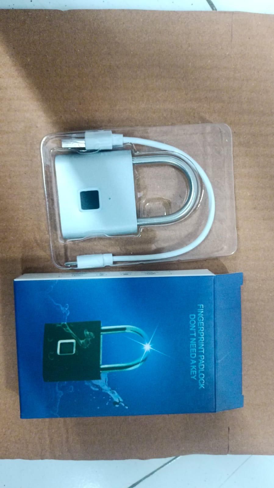 Fingerprint Padlock Rechargeable Keyless Anti-theft Security Smart Door Lock-1 Piece ( Random Colour) - Instagrab.Shop Fingerprint Padlock Rechargeable Keyless Anti-theft Security Smart Door Lock-1 Piece ( Random Colour)